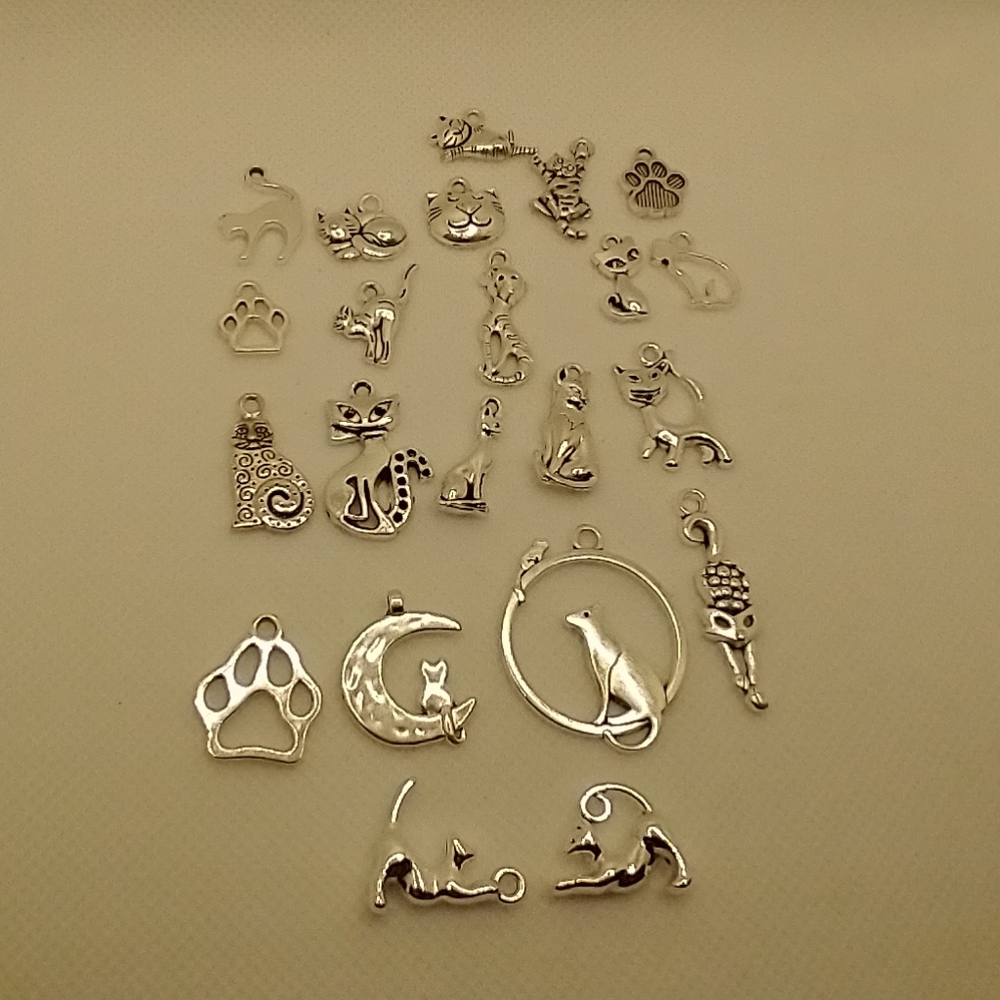 🧁 3/$30 Cute Cat Silver Charms NEW